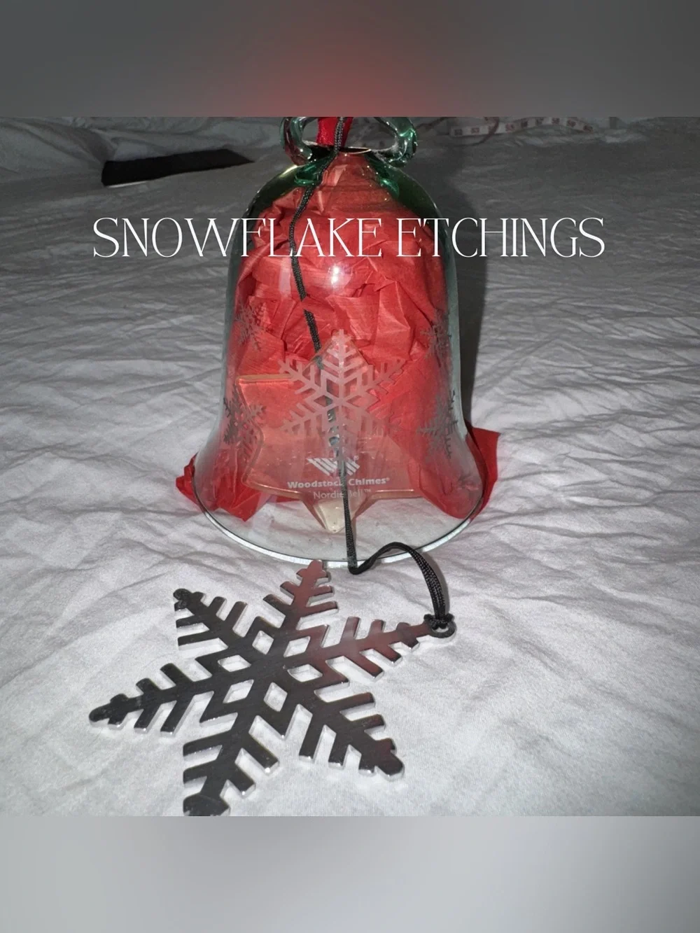 Vintage 2005 Woodstock Chimes Nordic Bell Green Glass Etched‎ Snowflakes